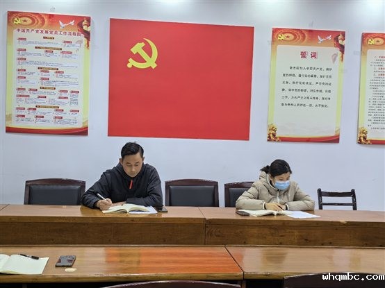 桌子上有男人的照片上写着字

描述已自动生成 桌子上有男人的照片上写着字

描述已自动生成